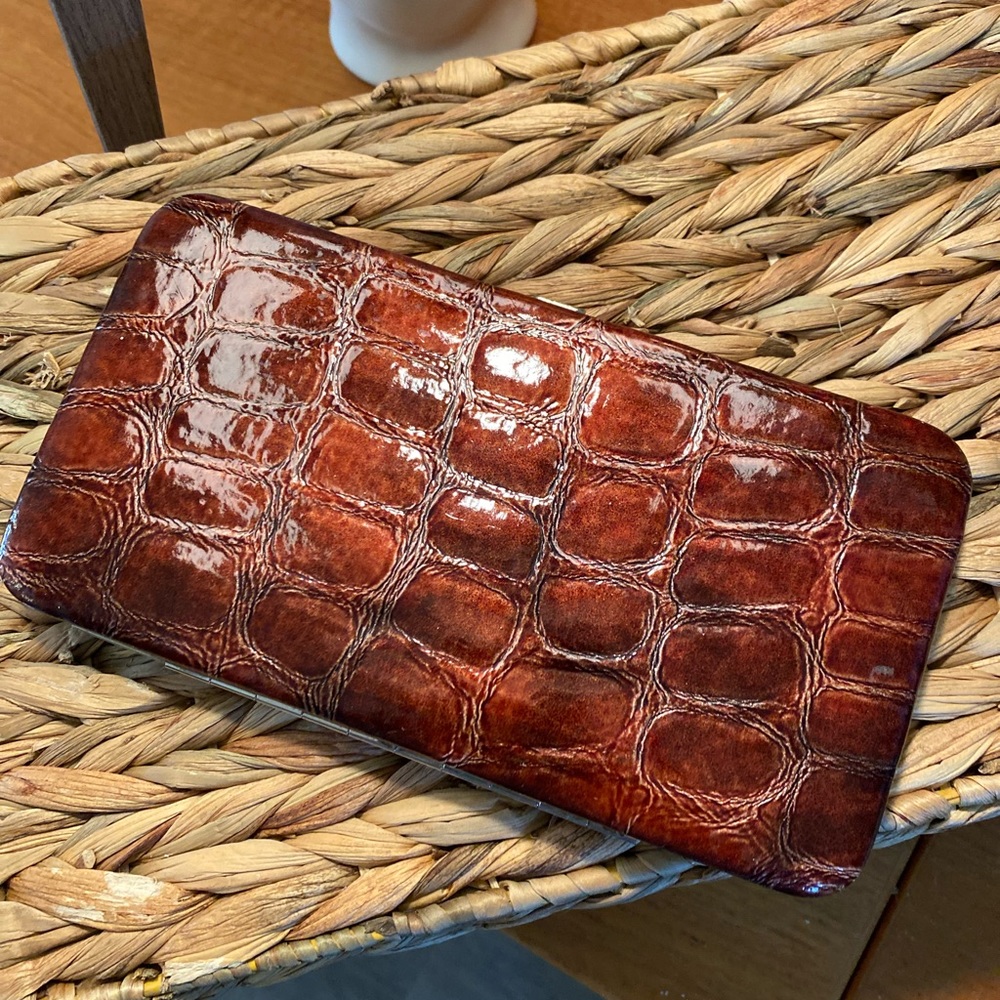 Faux croc CLUTCH😍